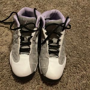 Jordan 13 Retro "Black/Lilac" Preschool Girls' Shoe